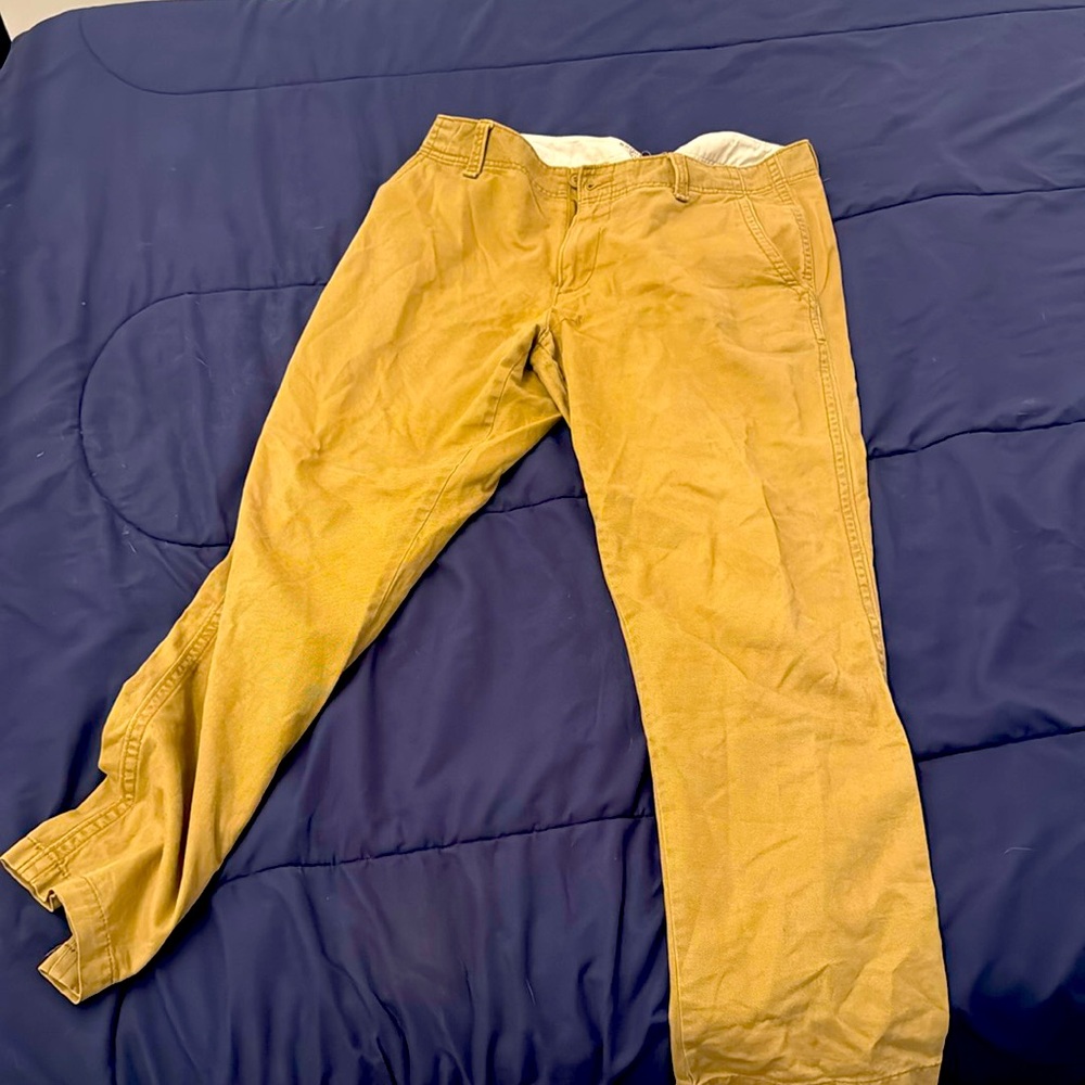 Old Navy khakis 34x32